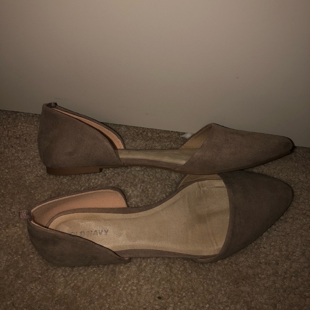 Grayish/Tan Flats